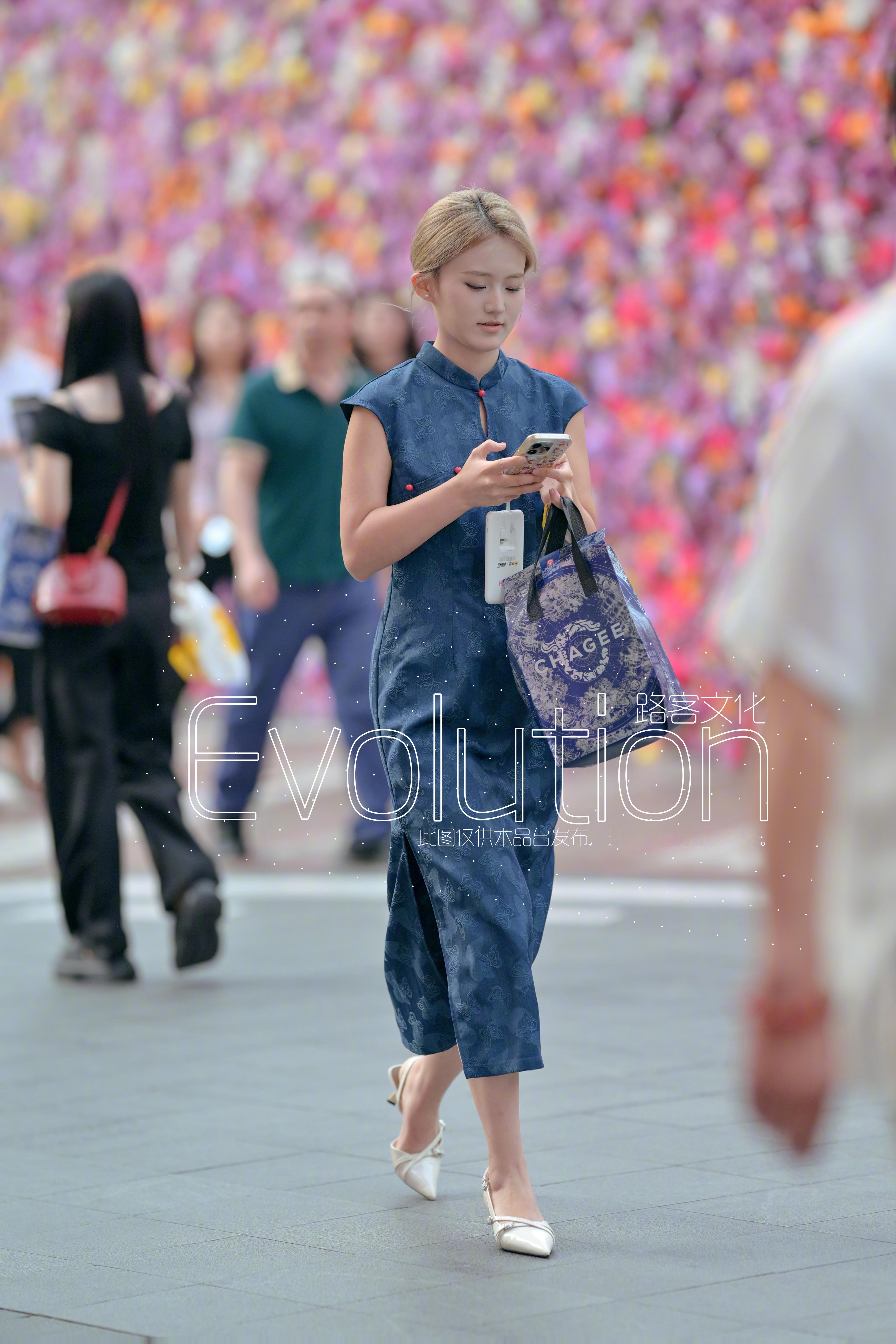 现代与传统的时尚碰撞，谁说旗袍不能时尚？👗​​​