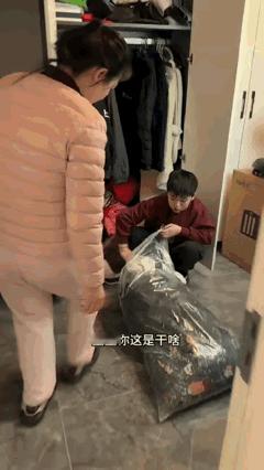 江苏，一位妈妈发现11岁儿子在收拾衣服，还以为孩子叛逆要离家出走，立马追问怎么回