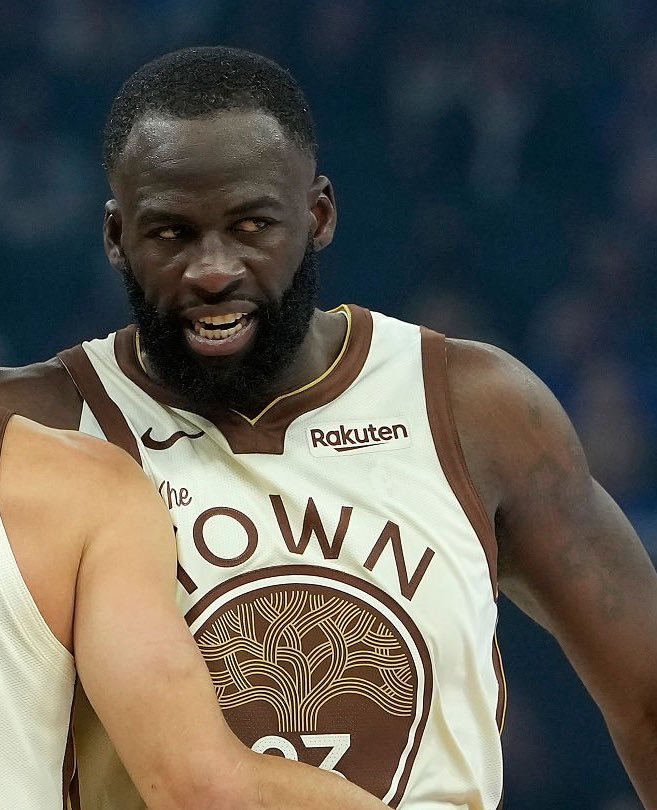 根据记者布雷特·西格尔的报道，德雷蒙德·格林本人可能同意在一笔涉及扬尼斯的交易中