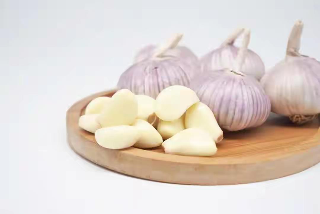 大蒜不是配菜，是胰岛素的“外挂”？——糖尿病患者连吃30天，身体悄悄发生的4个“