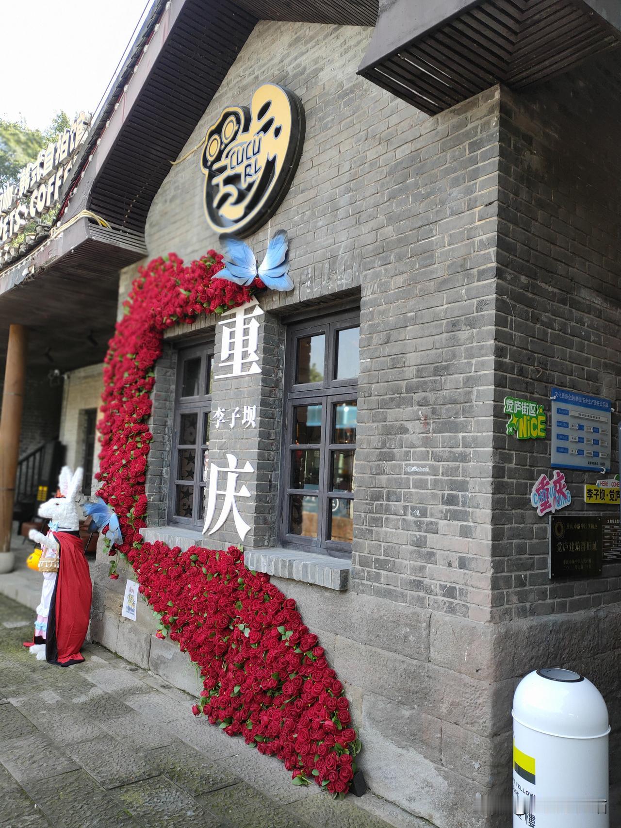 别问，问就是“随缘”！上有老要孝敬，下有小要辅导，中间还得扛着工作的KPI