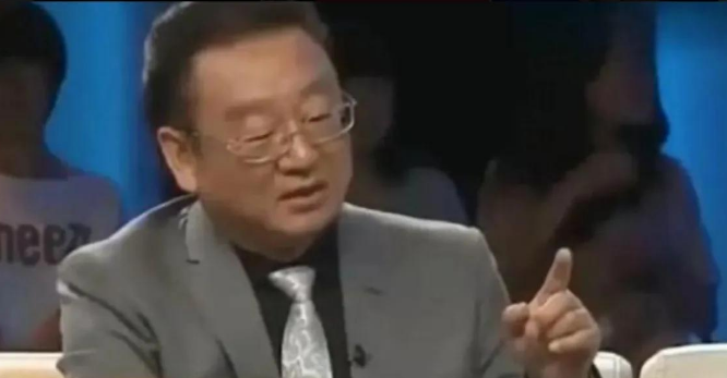 德艺双馨的歌唱家蒋大为说：“我每周接三次商演，每场商演酬劳40万，一年收入600