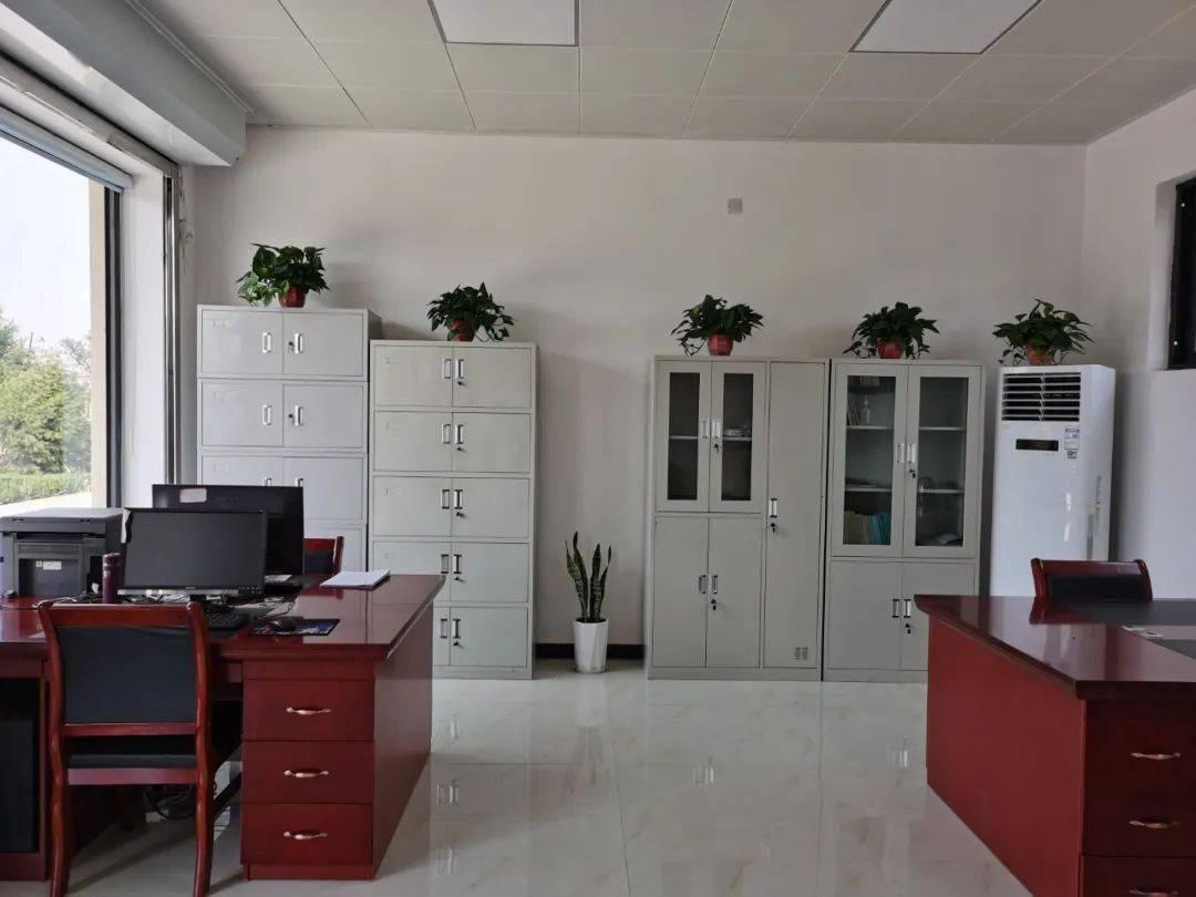 男，副科，89年，乡镇武装部长，有点小才华，要去县委办吗？家人在县里面，然而去县