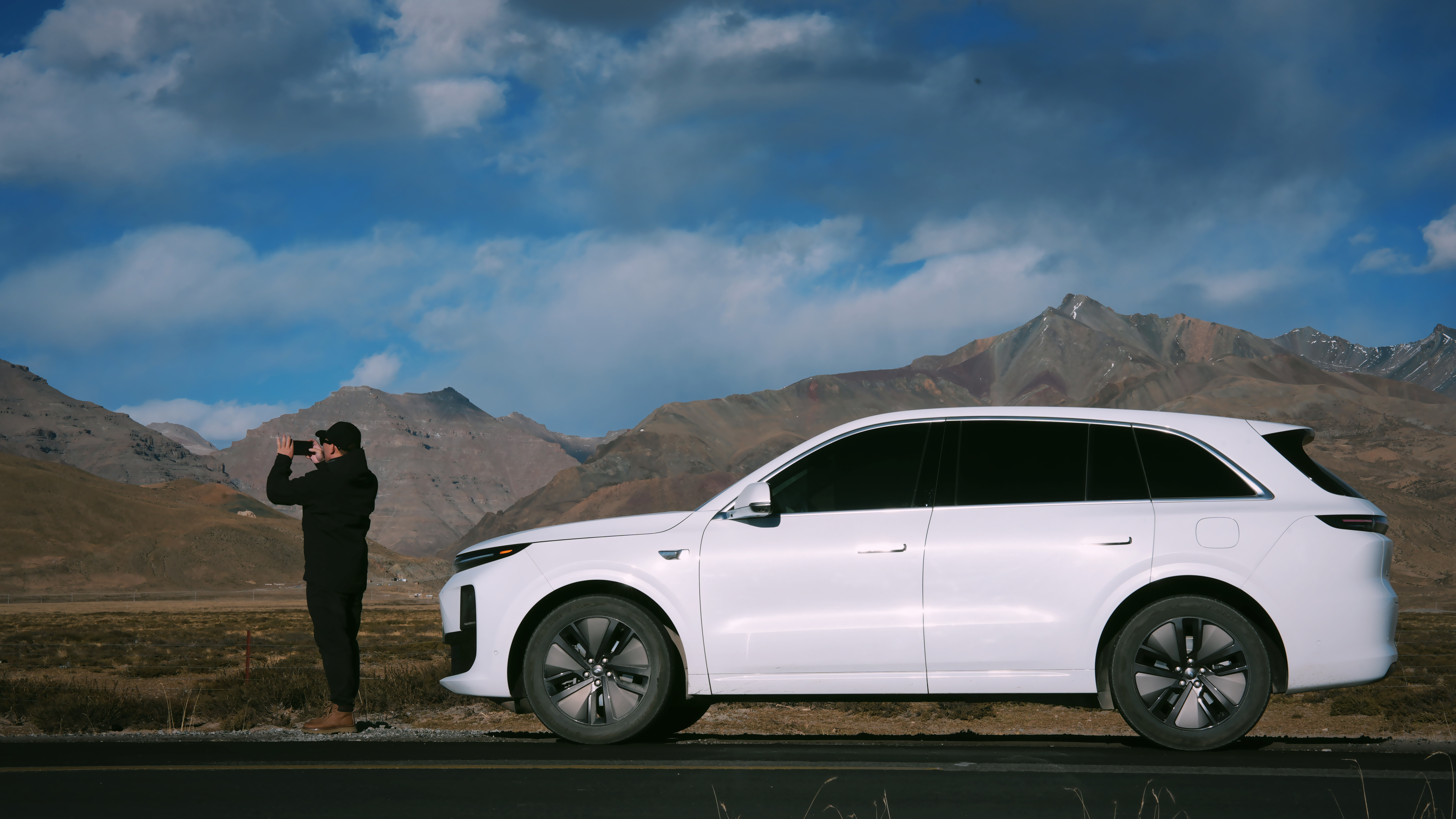 今天开始接到品牌要在下个月弄年会让去干饭了，这也太早了啊