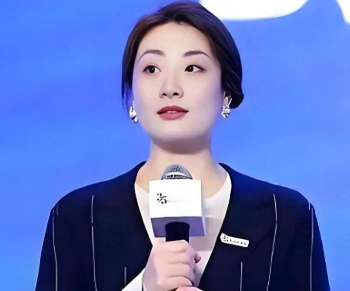 宗馥莉的公关部，水平不咋地！宗馥莉的公关团队确实不聪明踩一捧一这一套