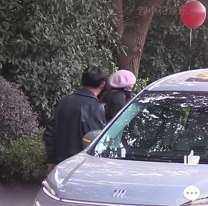 罗晋没有想到，唐嫣也有没有想到，他们的女儿近日会因为一个气球瞬间吸引了狗仔队的镜