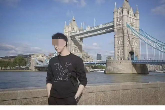 一个月。就一个月，刚到英国，就开始吸上了。你敢信？家里捧在手心怕化了的乖乖儿