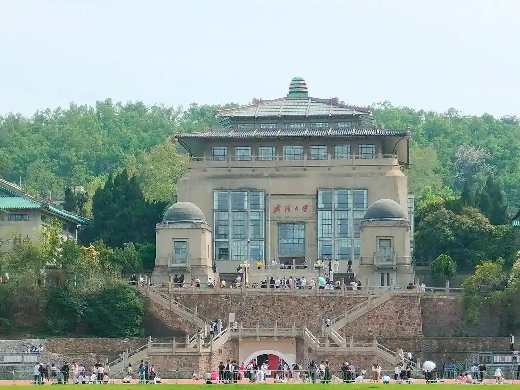 武大、华科这两所华中地区的985头牌高校为何格外青睐河南考生，外省生源第一名长期