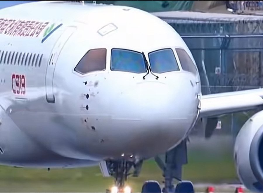 0.3克碳纤维吊仨成年人，老外曾说中国永远做不到