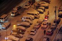 那声没预告的敲门声，把三千多公里的思念砸得稀碎。婆婆开门时像个弹簧娃娃似的蹦起