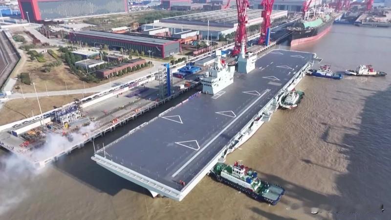 为何四川舰出海三天后返航四川舰出海三天就返航，这可引发了不少猜测。不过据央视1