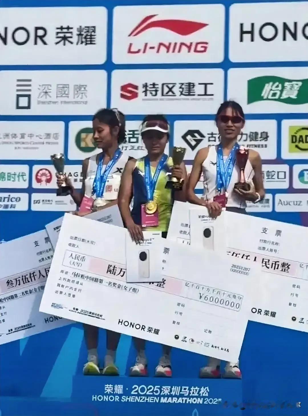 我同事今天刷手机突然问我，那个跑步的护士又拿奖了，她哪来那么多时间参加比赛？