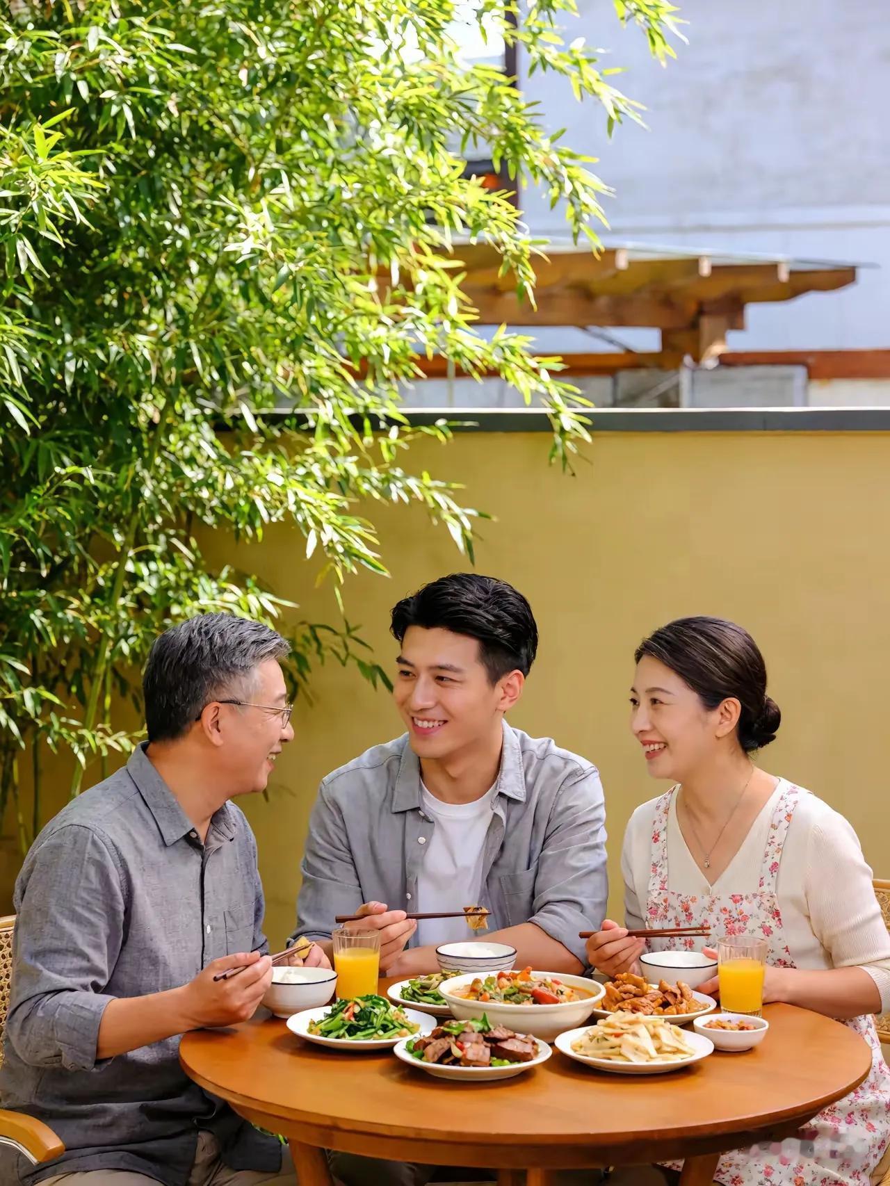 今年春节真的不一样了，大家终于不演戏了，反而过得更舒心！不再硬撑着装有钱，