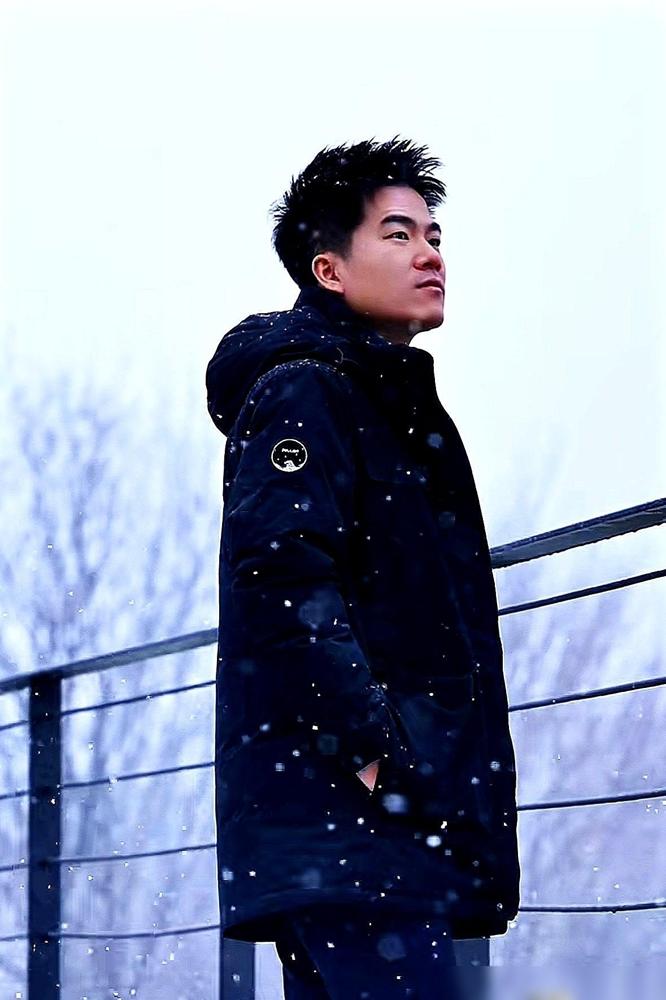 董宇辉的新公司，悄悄在西安落了地。公司名叫“兰之春序”，注册地和办公室都设在西安