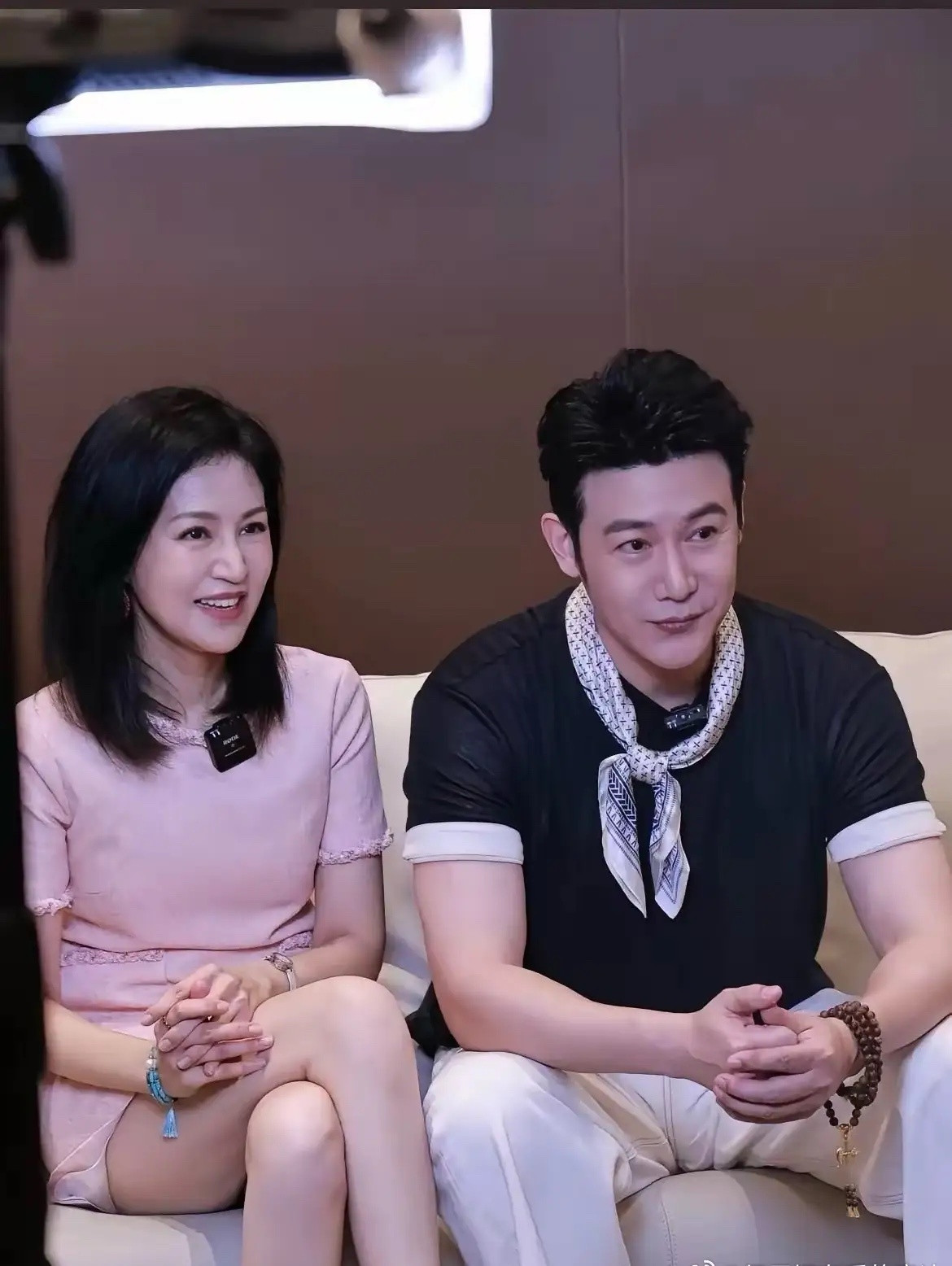 你以为陆毅不拍戏是因为过气了？错了，是因为他老婆太会了！