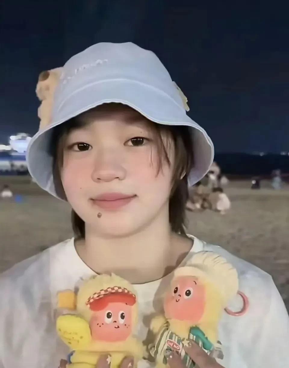 全红婵心地善良，她说过的这句话让人动容：“东京和巴黎奥运的金牌我都拿了，但好像有