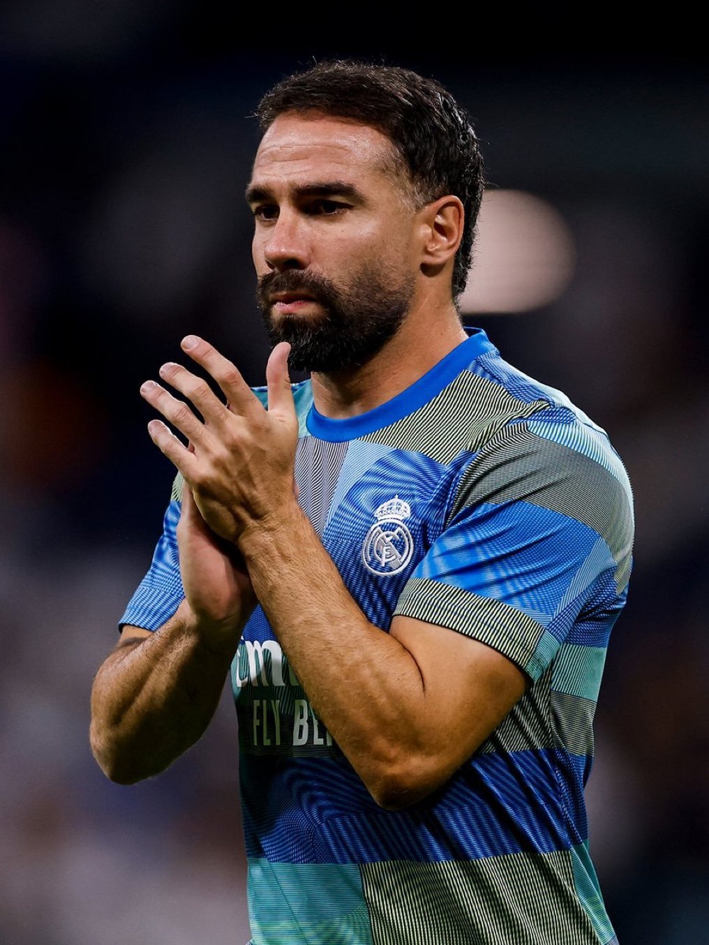 科贝：卡瓦哈尔左脚受伤，今天没有随队训练。halamadrid