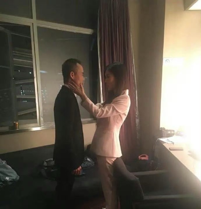 王石要的不是青春啊肉体啊什么的，他要的是情绪价值，而田朴珺在提供情绪价值上面那是