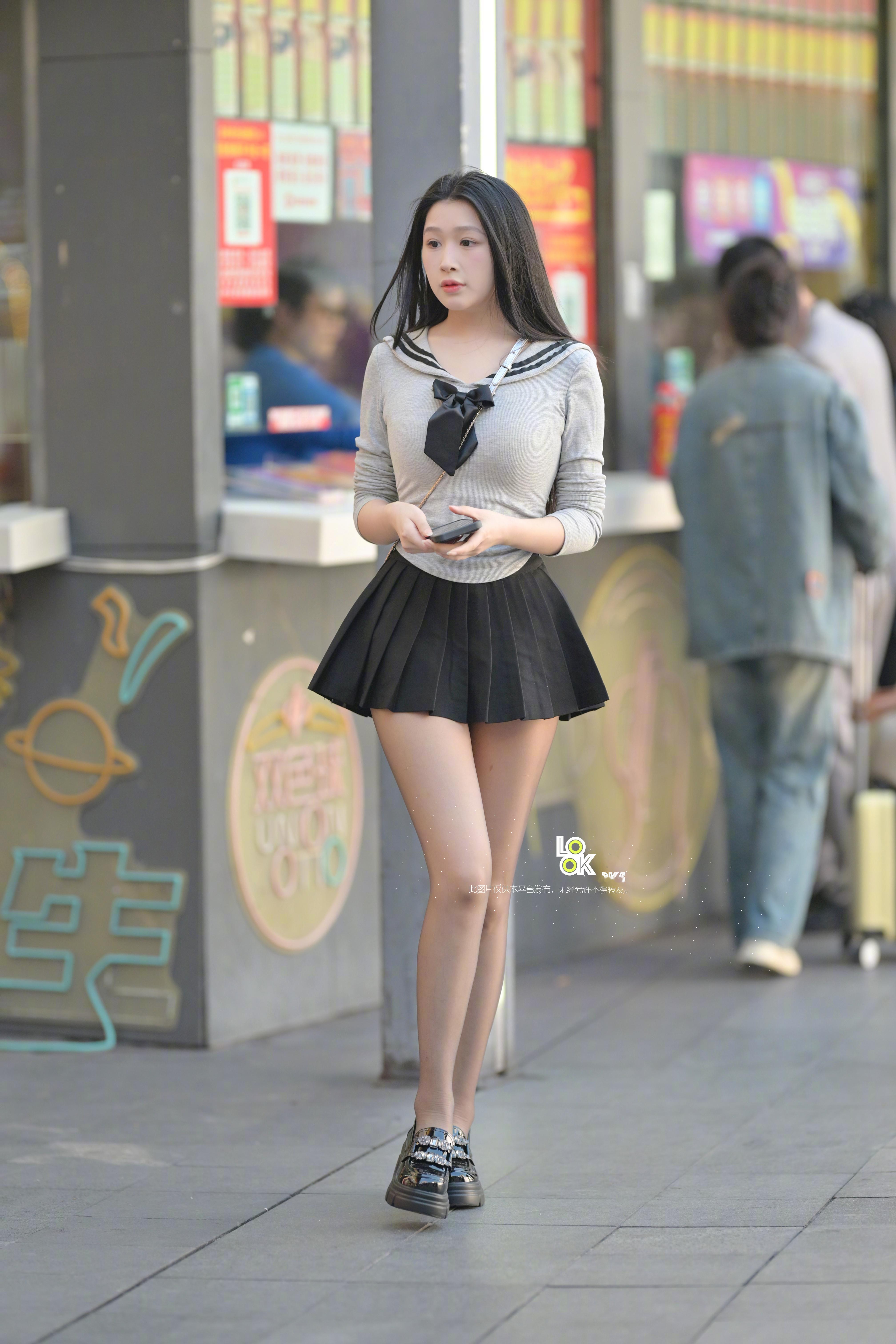 小姐姐身材不错哦