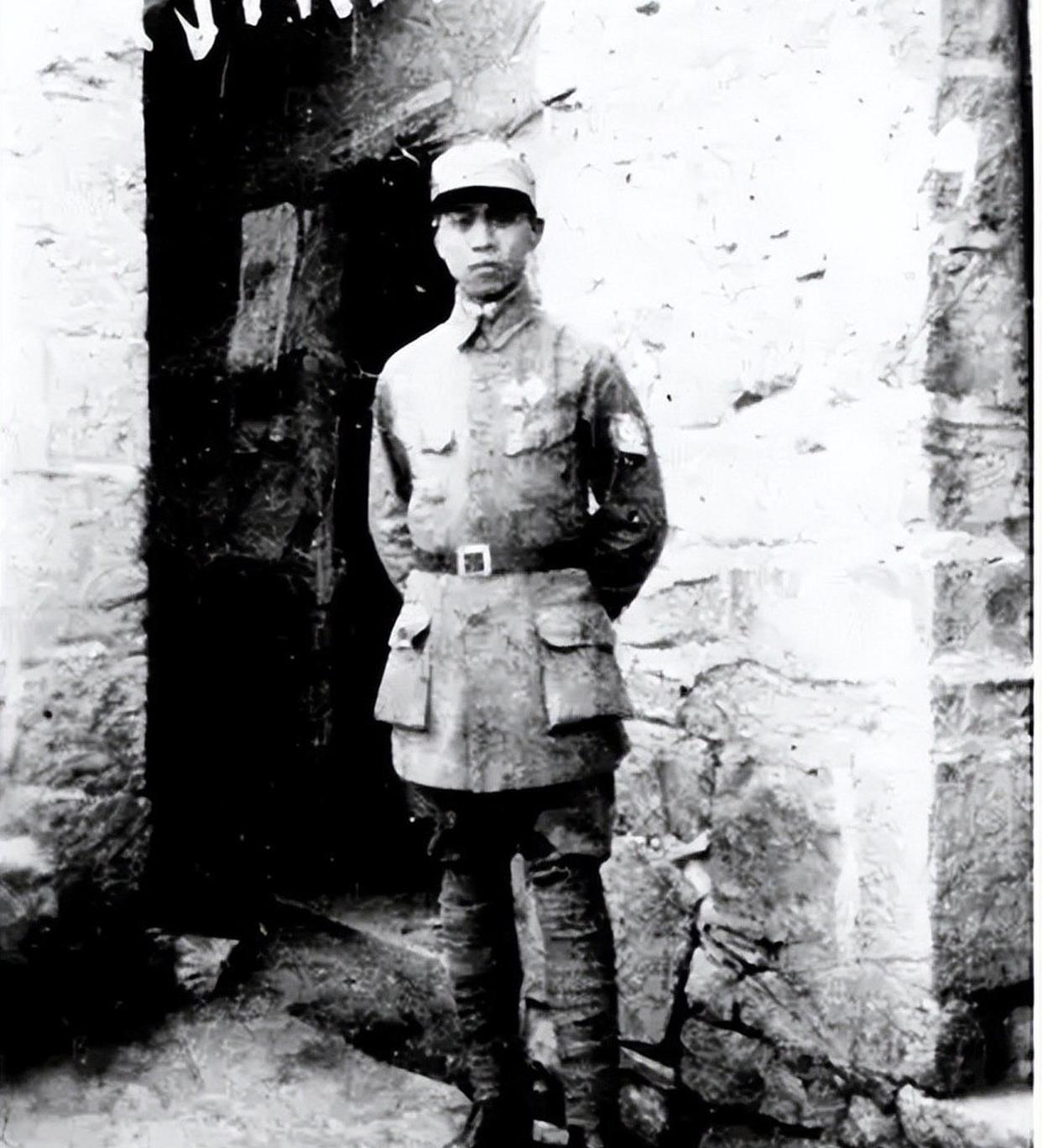 黄克诚要提旅长为师参谋长，军委、华中局都没批准，咋就调不动？黄克诚眼光毒啊