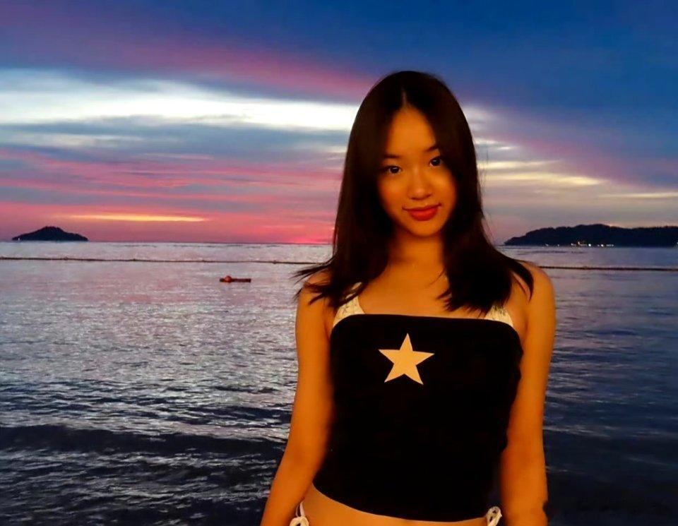 天呀，这竟然是吴尊的女儿neinei，好成熟，完全是大孩子了。neinei放暑假