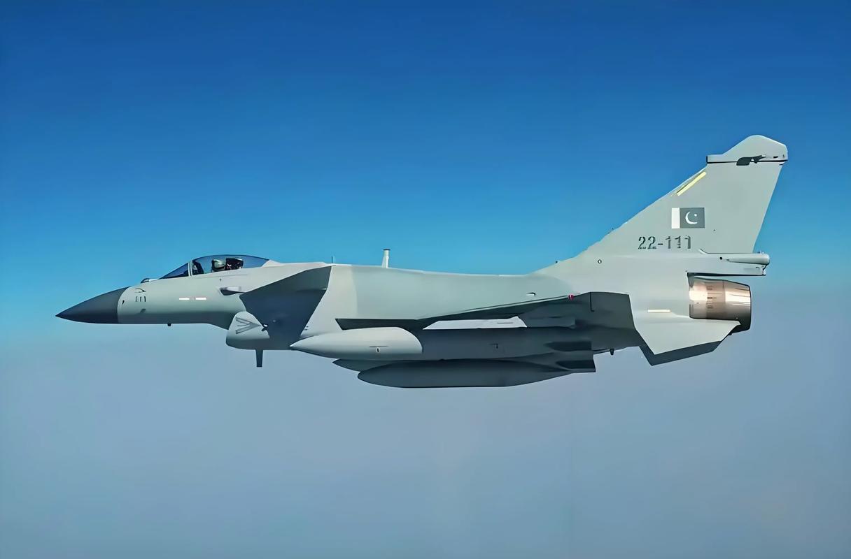 震撼空战！巴铁歼-10零损失，印度天价战机成笑话？尽管巴基斯坦凭借中国歼-1