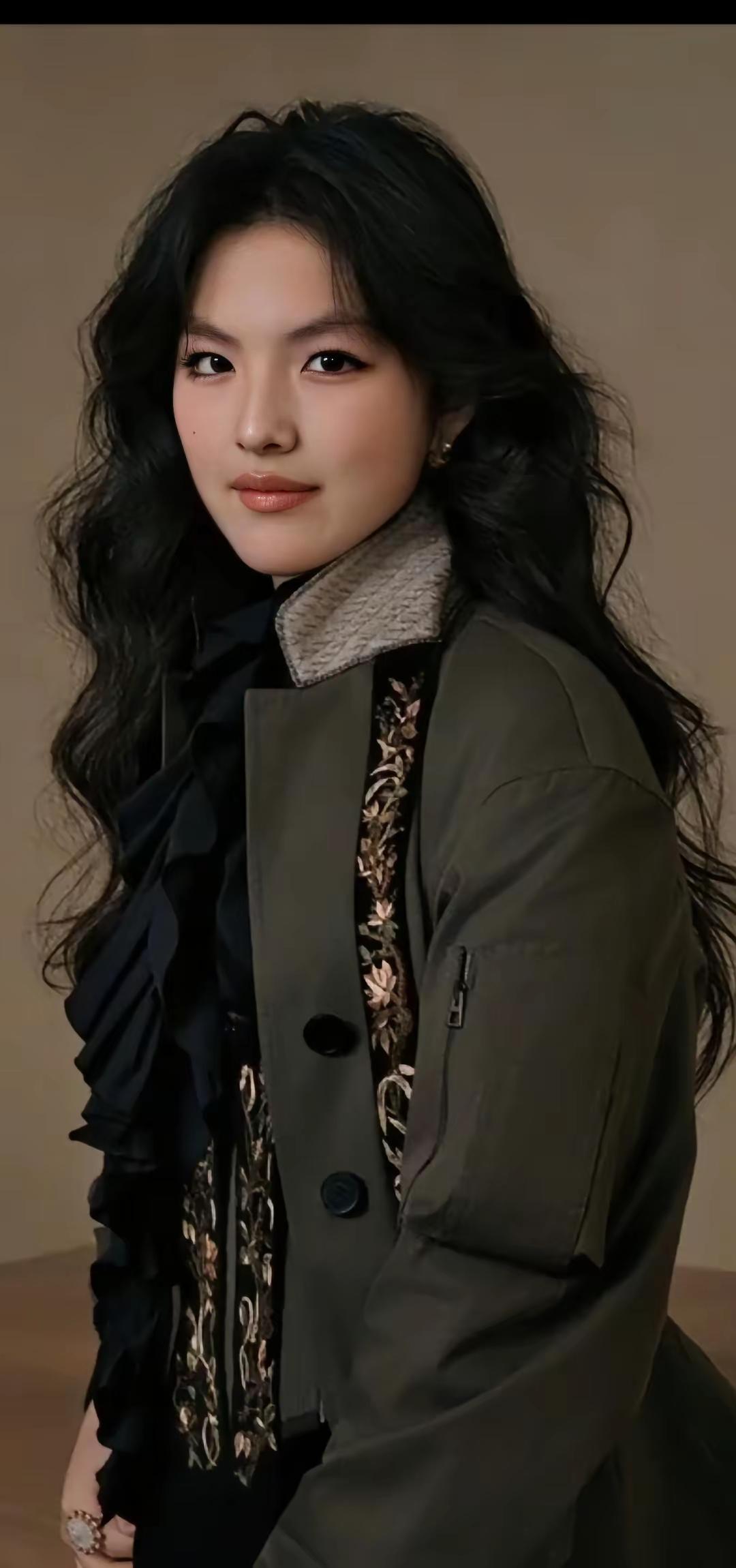 别老盯着王诗龄的脸说三道四了。她身上最值钱的东西，其实藏得挺深。你以