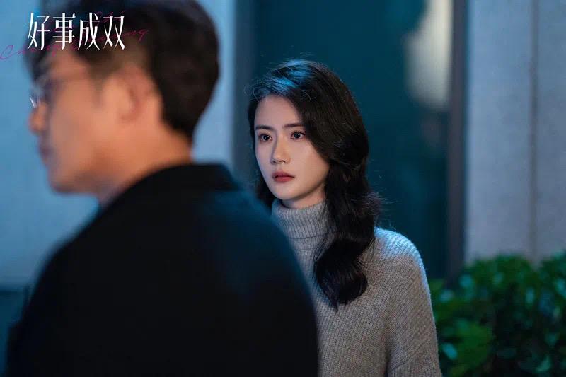 为什么白富美要去当小四？看了董小姐的经历，我才明白事情真相不简单。有点迟钝，