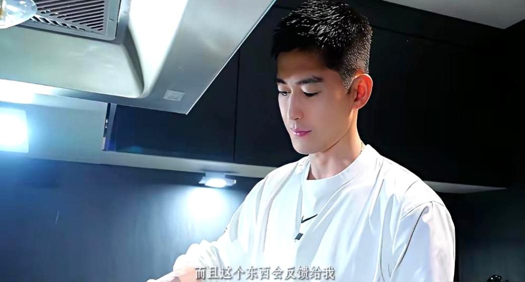 [点赞]42岁的张翰，卖掉了那辆4600万的法拉利，把身边的助理全辞了。现在他