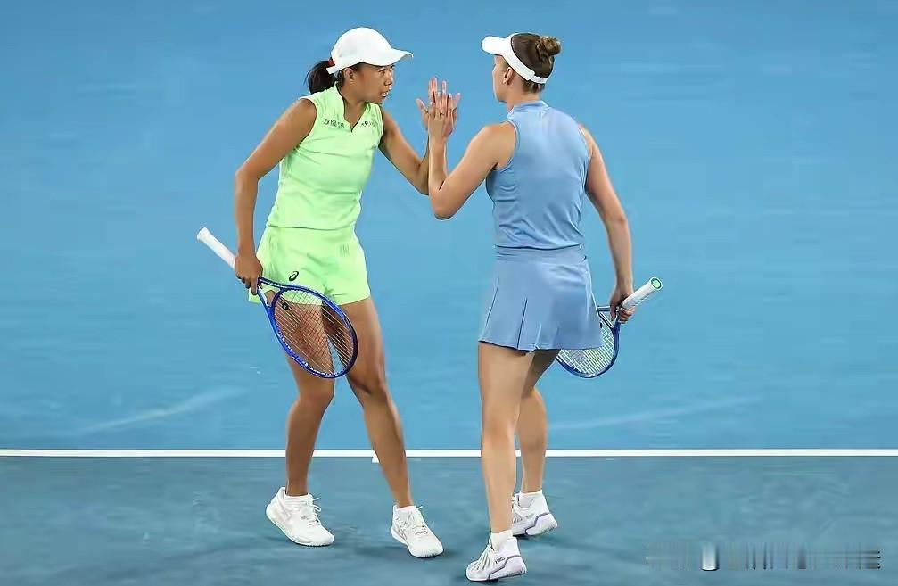 澳网决赛再现中国金花身影[玫瑰]北京时间1月29日下午两场女双半决赛结束争