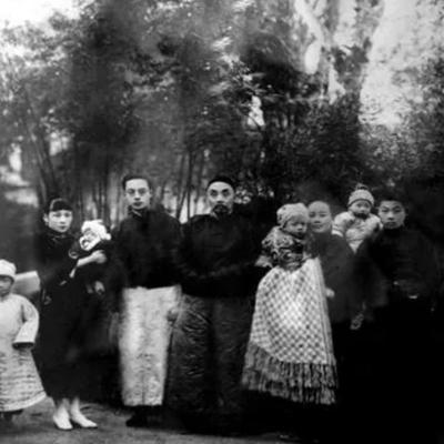 1884年，为了延续香火，清末状元张謇纳了一房小妾，可小妾却迟迟没有怀孕，妻子说