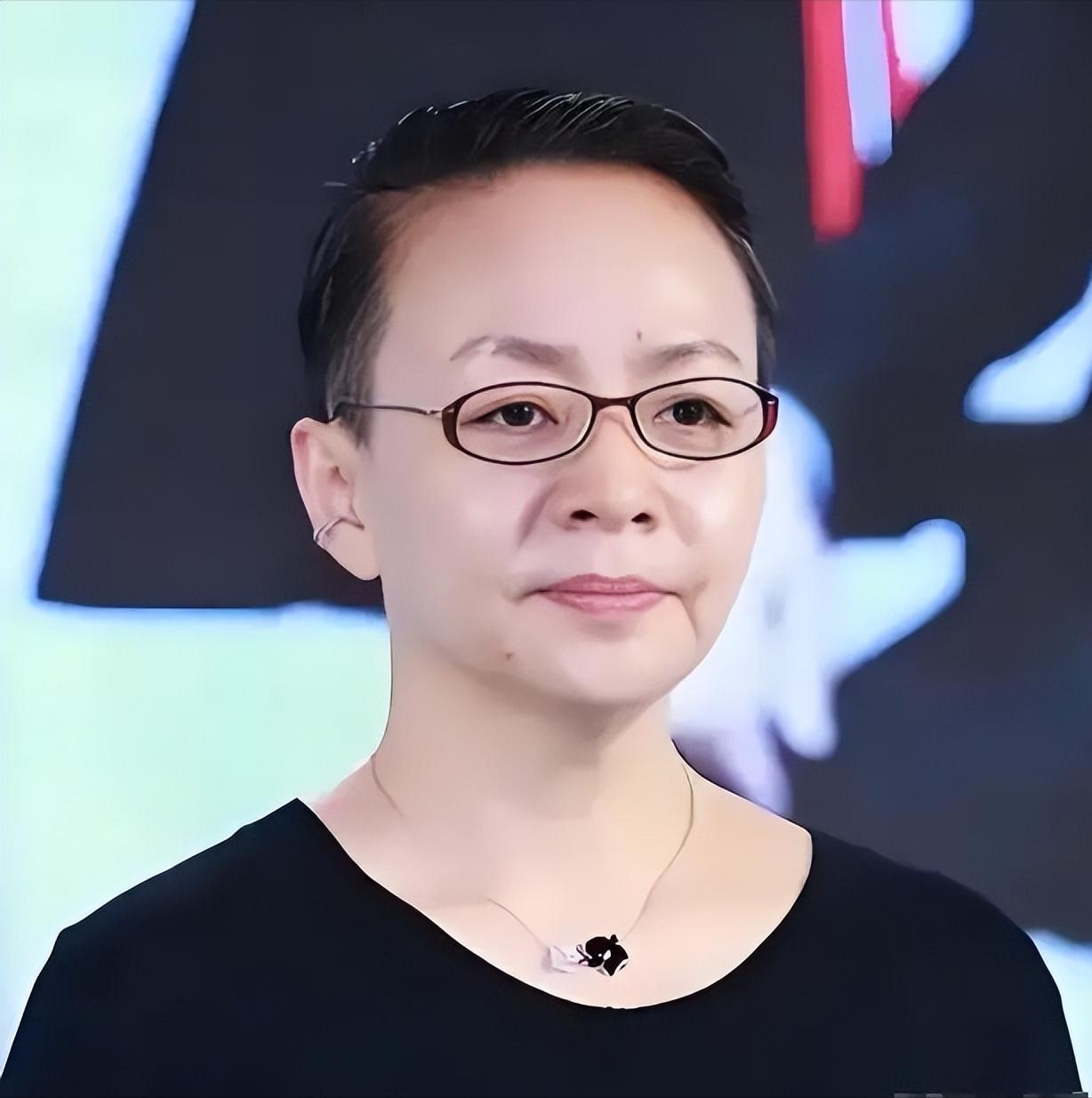 宋丹丹说：“我和章子怡在一个节目发生过矛盾，回到家里，我越想越气，就把她