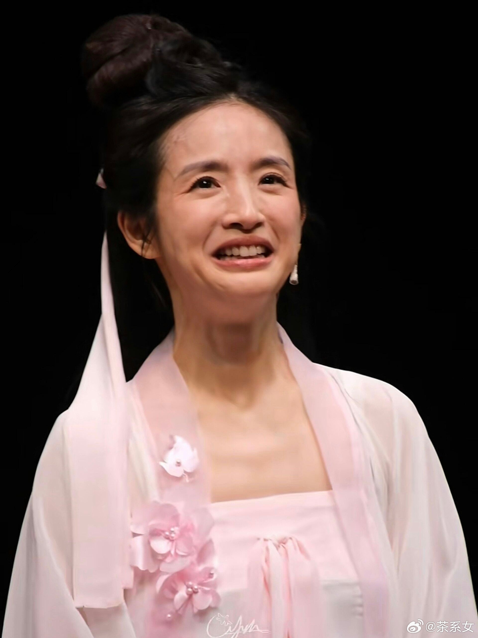 43岁林依晨被指断崖式衰老，当年的袁湘琴也难逃岁月痕迹。