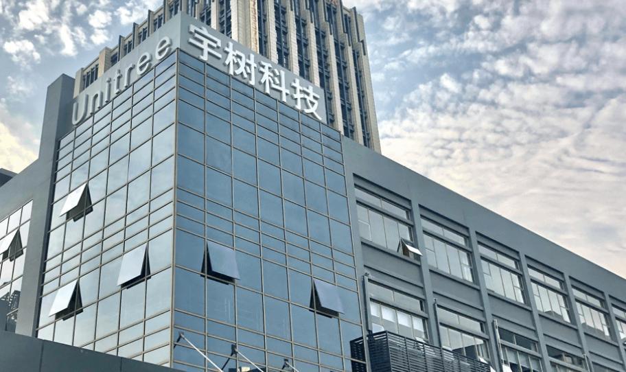 宇树突然把双臂人形机器人的门槛打到2.69万元，这一下不只是降价那么简单，更像是