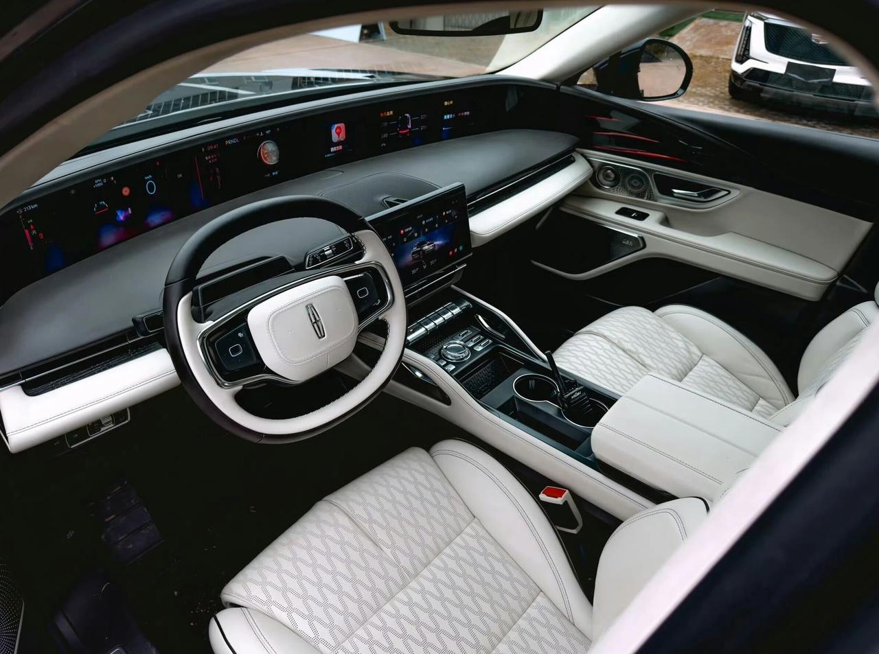 绝对是一辆被低估的车：光这内饰就配得起豪华品牌林肯航海家，被“遗忘”的好车，全系