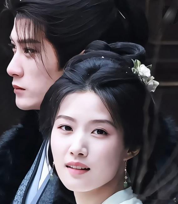 🦔🌷《何不同舟渡》男女主还有权谋篇啊🤔，两个人加起来一天3.6页戏，棚内进