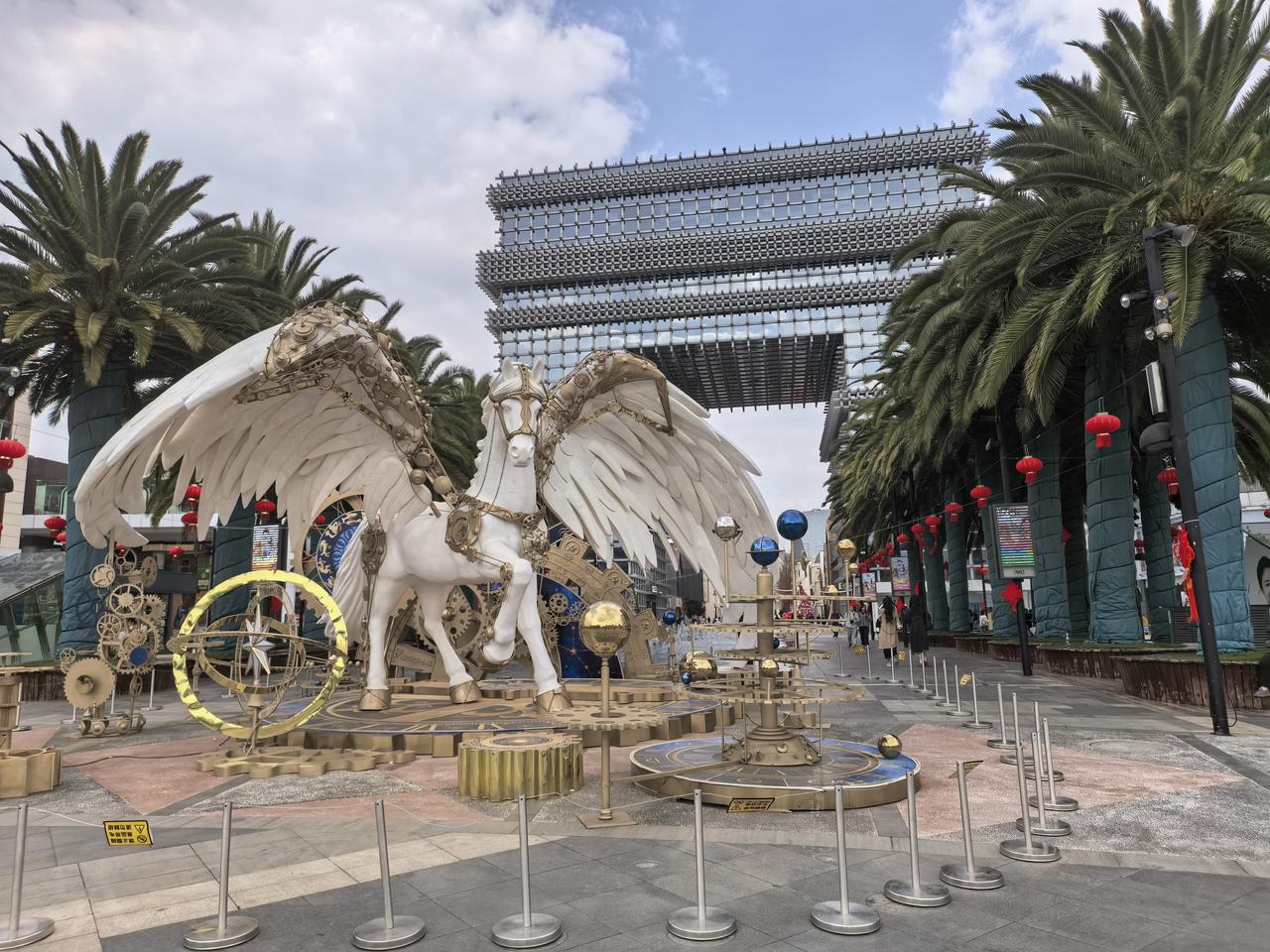 公园1903的马年“洋马”装饰公园1903在昆明现在已经成了外地游客的一个必打