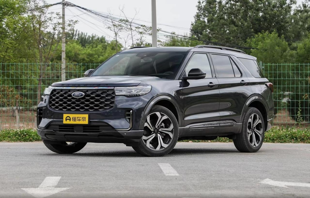 如果你正在考虑买一辆二手福特探险者，那说明你大概率是个“实用主义+一点小情怀”的