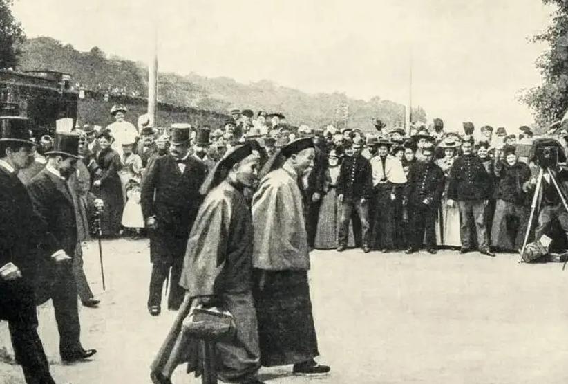 1896年，李鸿章73岁首次踏上美国，看到纽约20层高楼后，当场说了一句让人沉默