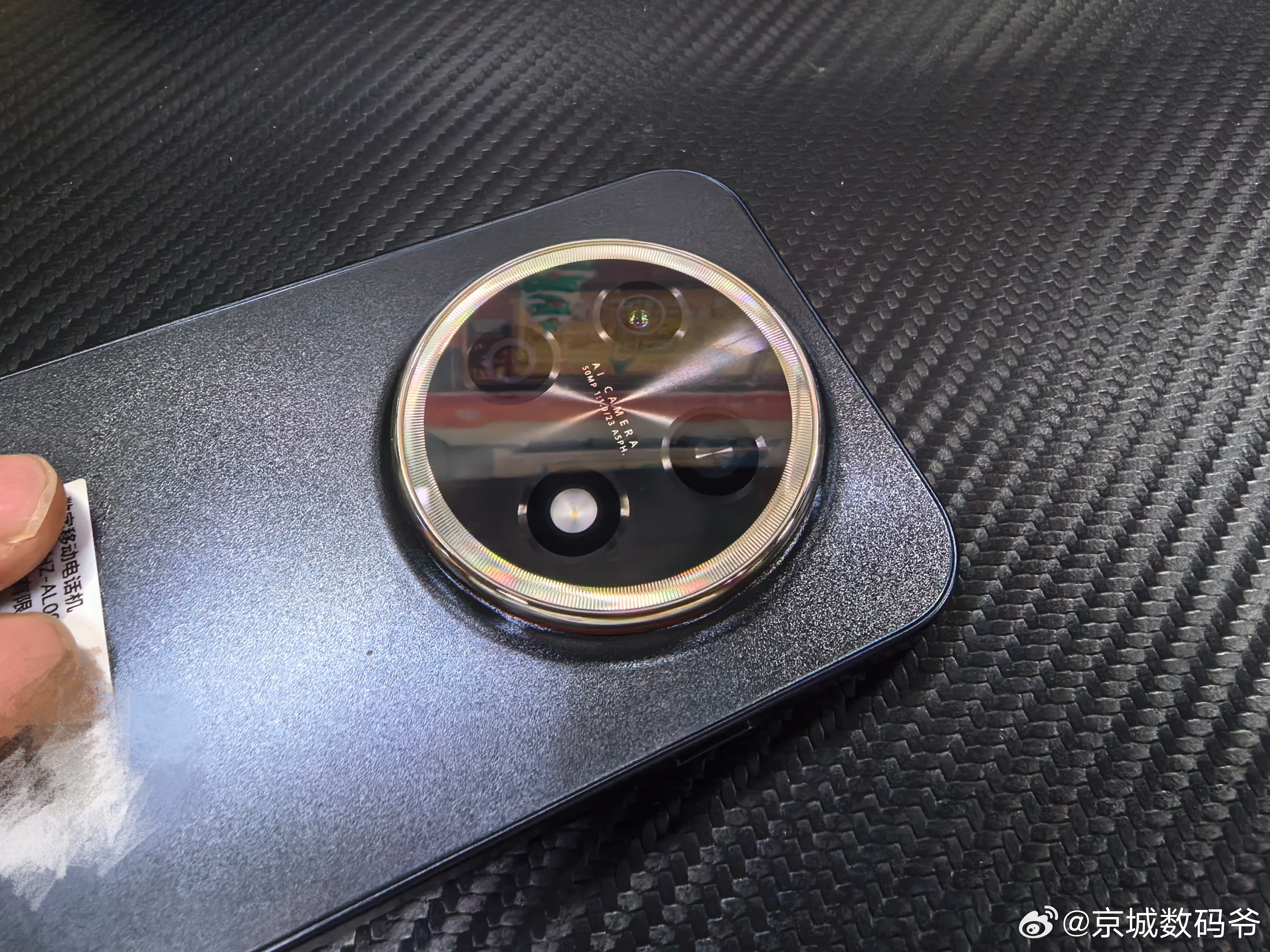 老年人用上了老年机了啊完全够我用了！