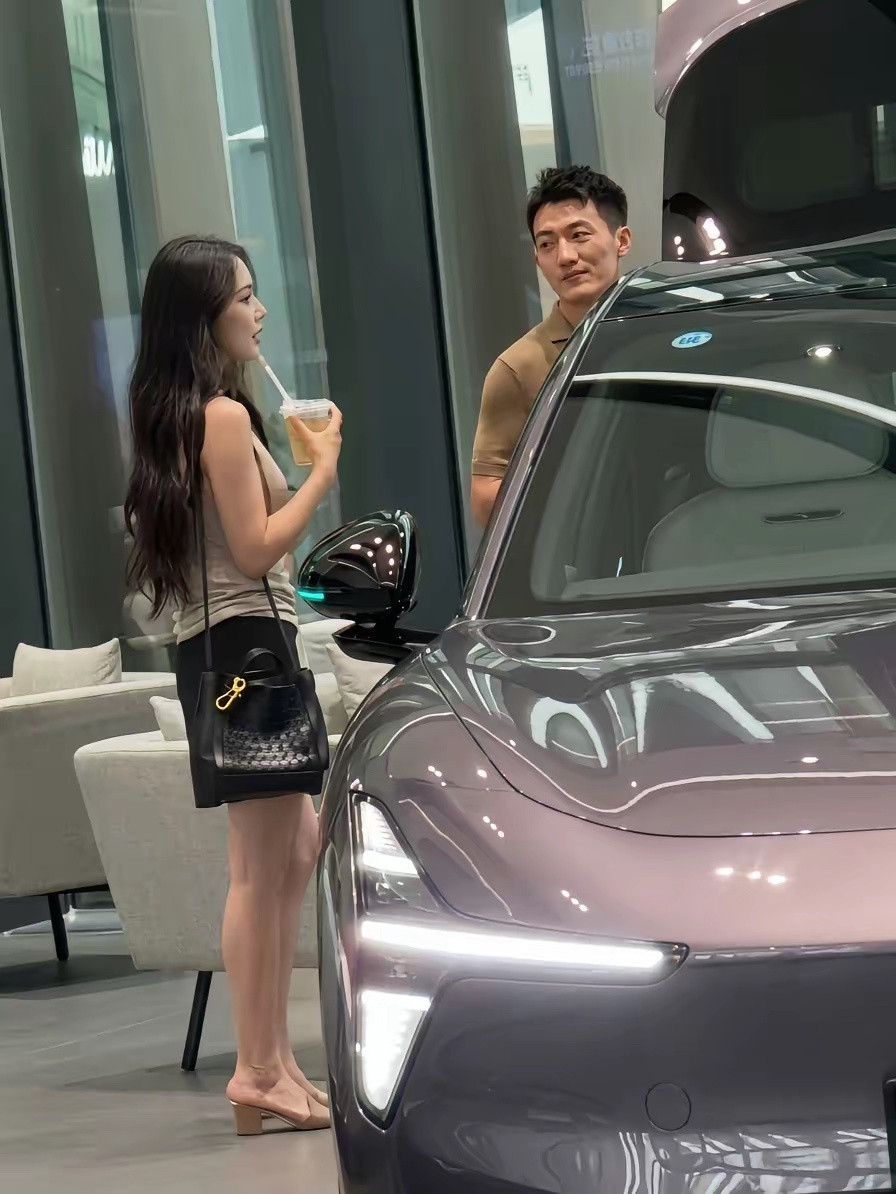 何捷娶张馨予我不意外何捷入职广州大学保卫处我也不意外​真正让我意外的，是何捷开着一辆十几万的小鹏，而