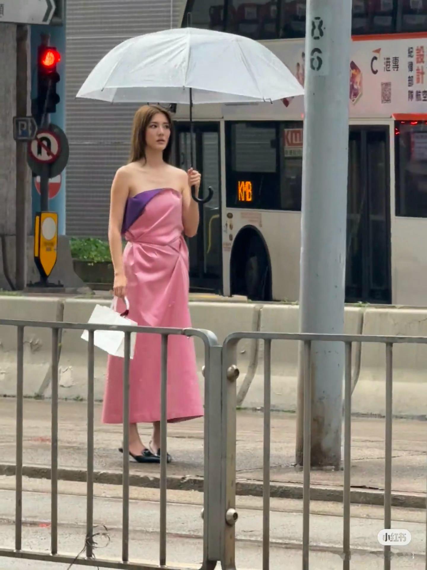 网友香港街头偶遇吴千语​​​