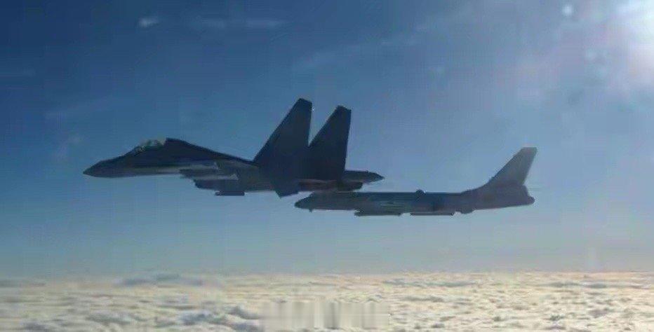 台海激烈对峙！歼-16三连击重创“台独”气焰，台军已被枪口顶头台海再度爆发激烈空