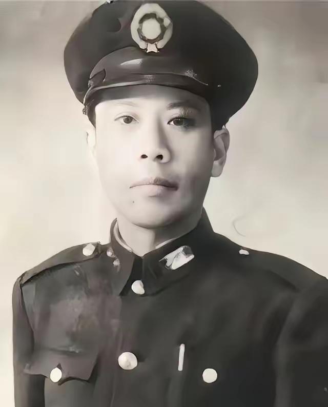 碾庄之战的尾期，黄百韬对机要参谋说，给你最后一个连，你突围出去告诉杜长官和刘总，