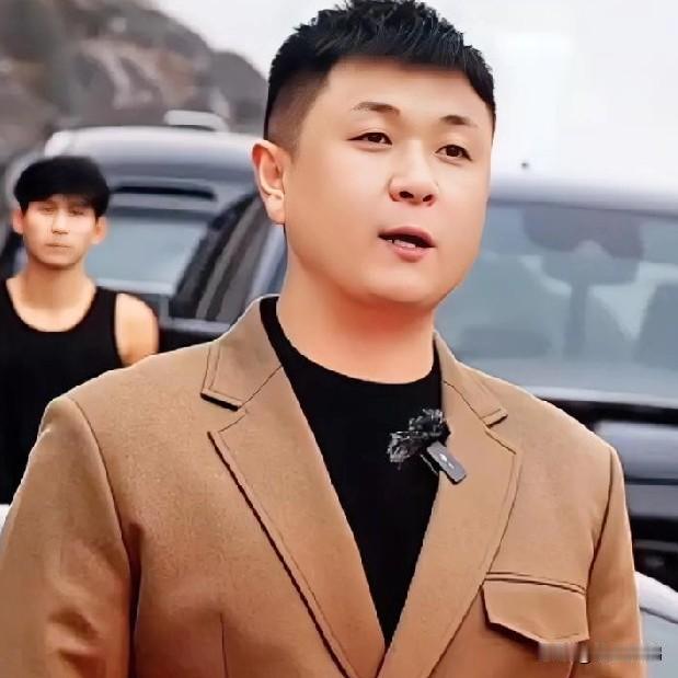 老哥应邀出征双十一双十一正在各大平台如火如荼的进行。民生之王“老哥