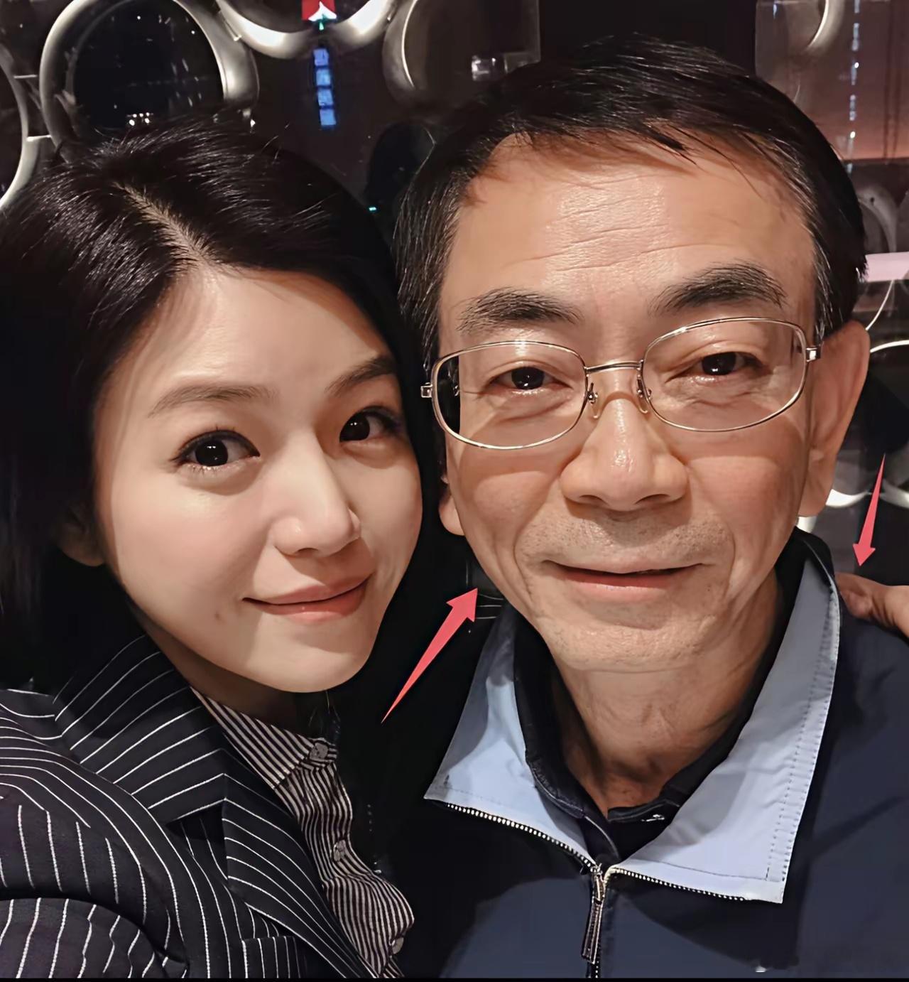 42岁的陈妍希，离婚后还能迅速翻红，背后最大的原因不是长了一张娃娃脸，而是因为她