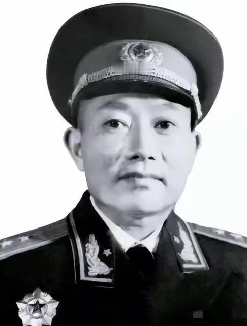 1942年深秋，冀南敌占区内，八路军主任刘志坚遭遇日伪军突袭。突围无望，他举枪自