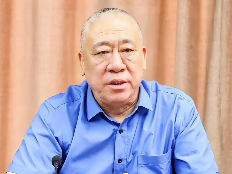 崔培军这回“失望”得挺高级！他豪掷520万给五千多名员工发路费、无限期带薪收