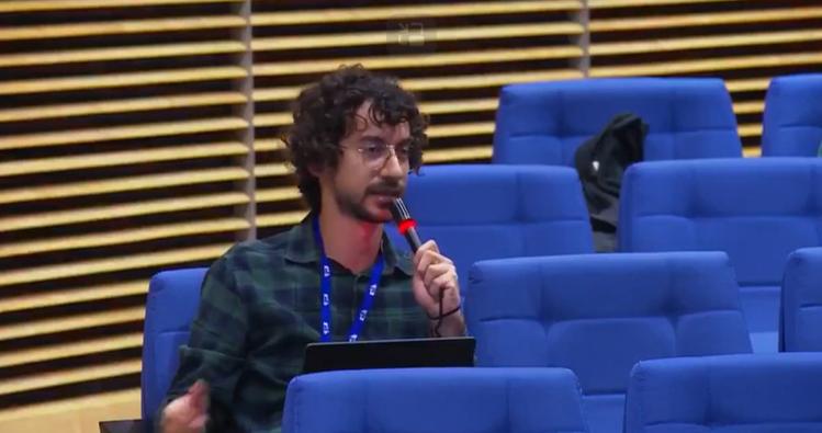 西方到底有没有言论自由？一位名叫加布里埃尔·努齐亚蒂的记者，他只是在欧盟委员会