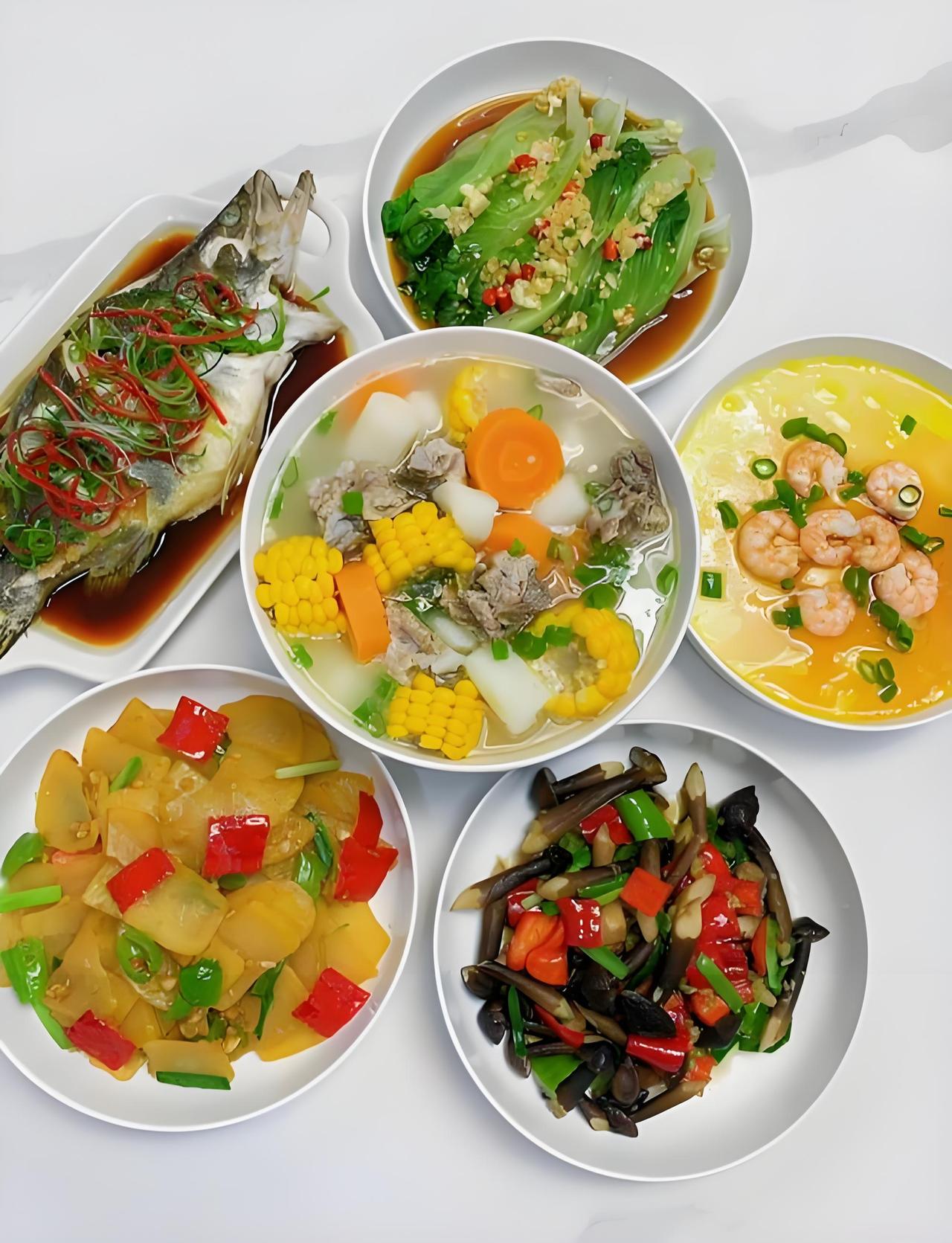 一日三餐中，非要选一顿少吃，那就是晚餐。虽说每一餐都重要，但晚餐吃多了弊端不少。